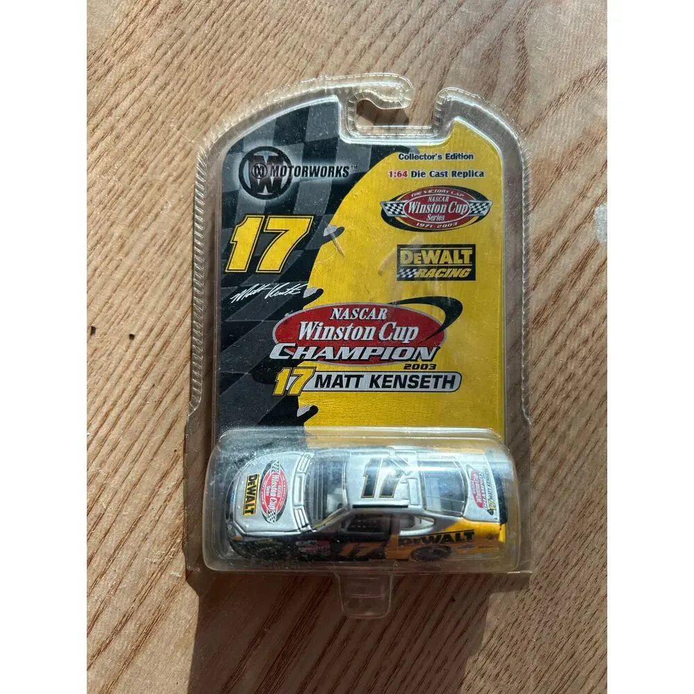 Collect Diecast 1/64 Matt Kenseth 17 Winston Cup Champion 2003 Car Dewalt NASCAR
